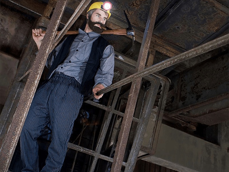 رجل يضع اروع الصور على فيس بوك!